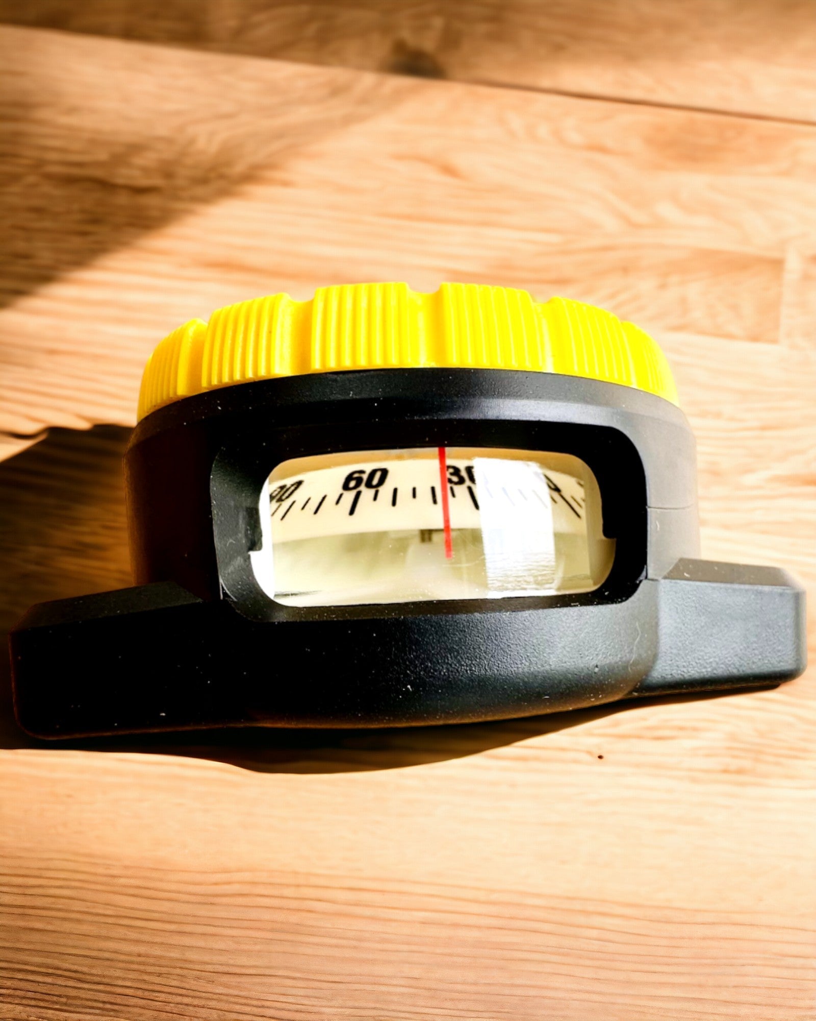 Kompas pro potápění AquaGuide - vodotěsný kompas s funkcí luminiscence s pružným páskem, možnost personalizace