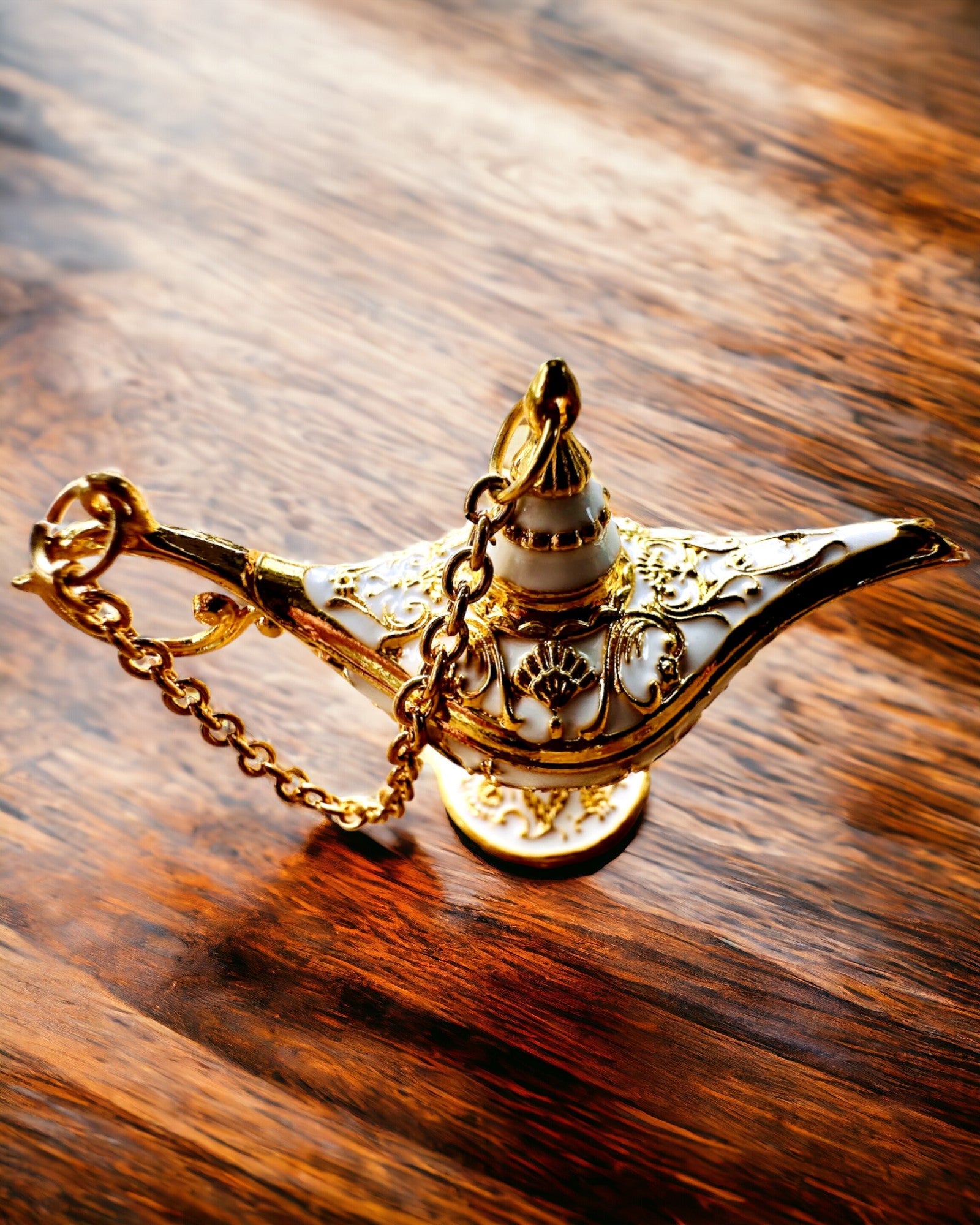 Malá 4 cm Magická Lampa Aladina, přívěsek, 6 barevných variant - Kouzelná Vzpomínka, personalizace gravírováním