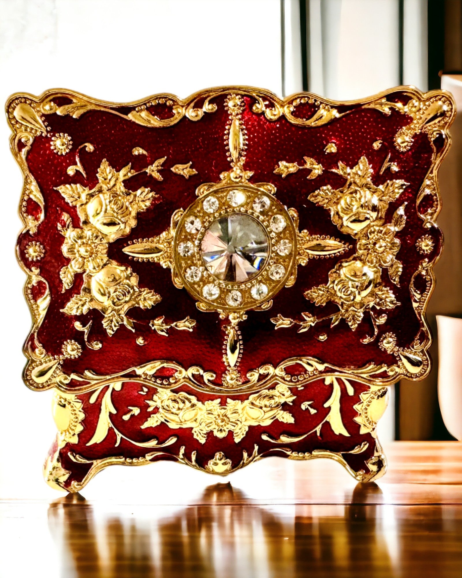 Šperkovnice, Organizér na Šperky ve Vintage Stylu – Kovová Skříňka s Ozdobnými Prvky