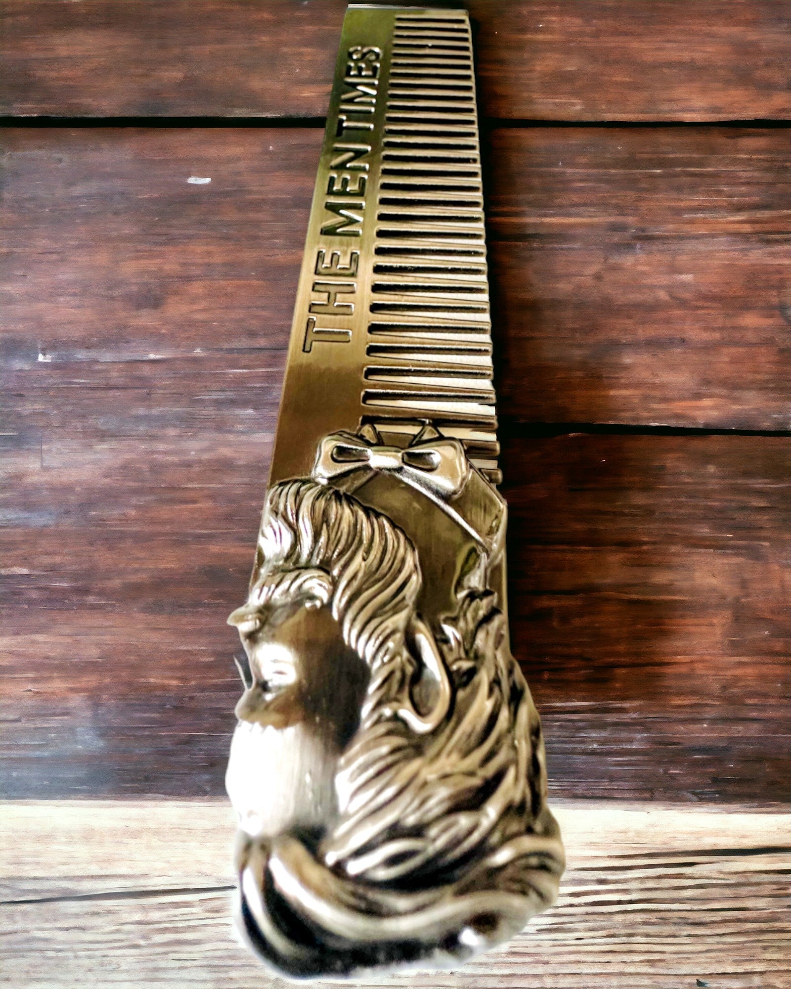 GroomMaster - Elegantní Kovový Hřeben s Gravírováním, personalizace gravírováním