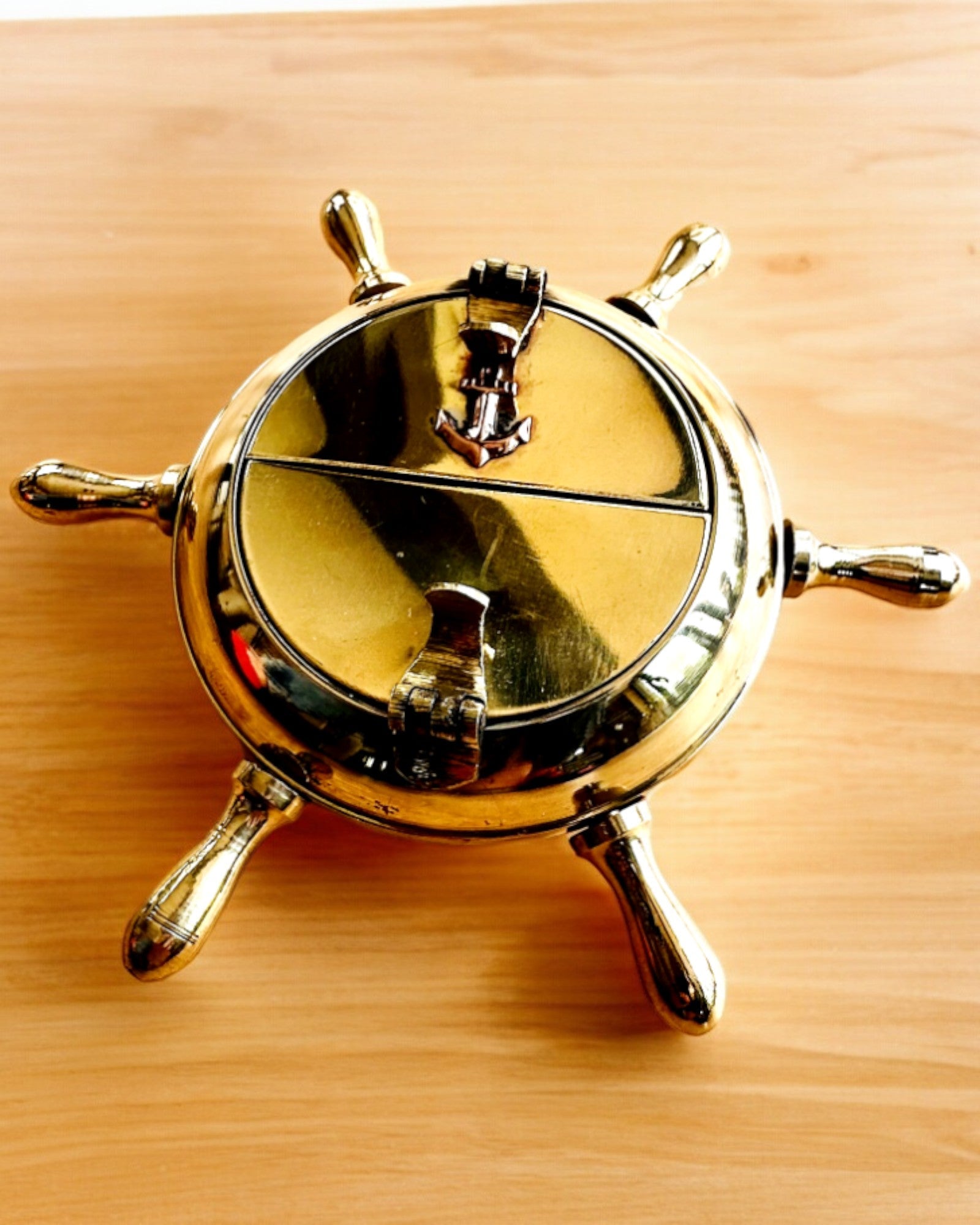 Mosazný Kapitánský Popelník - možnost personalizace jako dárek gravírováním, ručně vyrobený