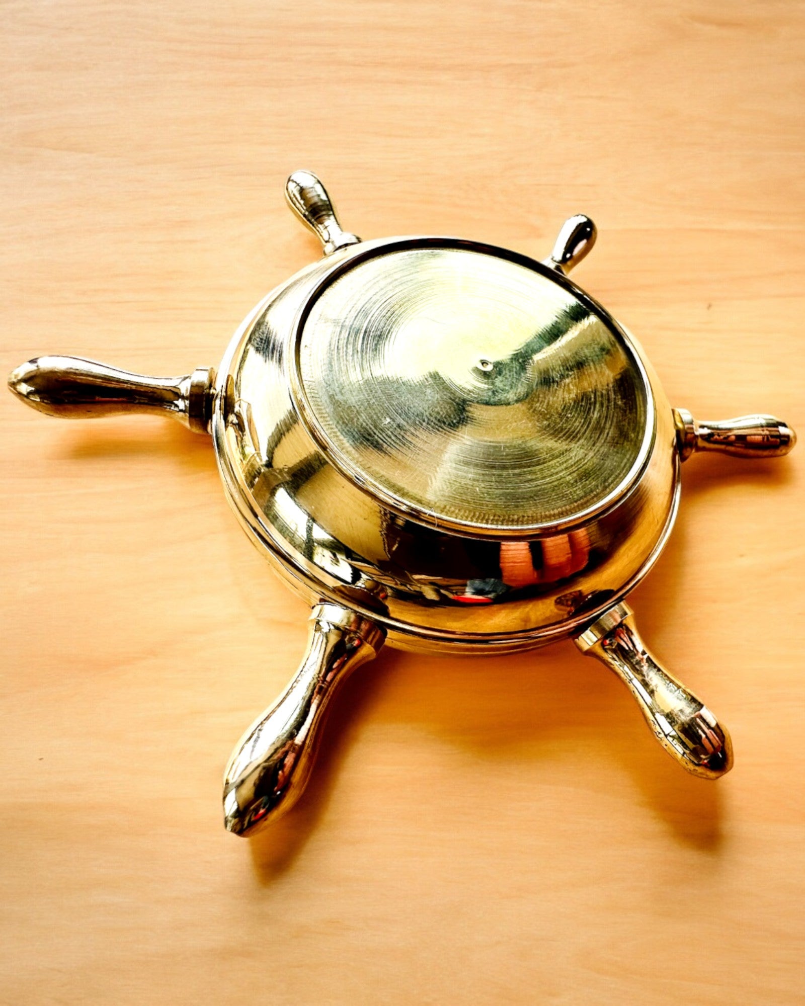 Mosazný Kapitánský Popelník - možnost personalizace jako dárek gravírováním, ručně vyrobený