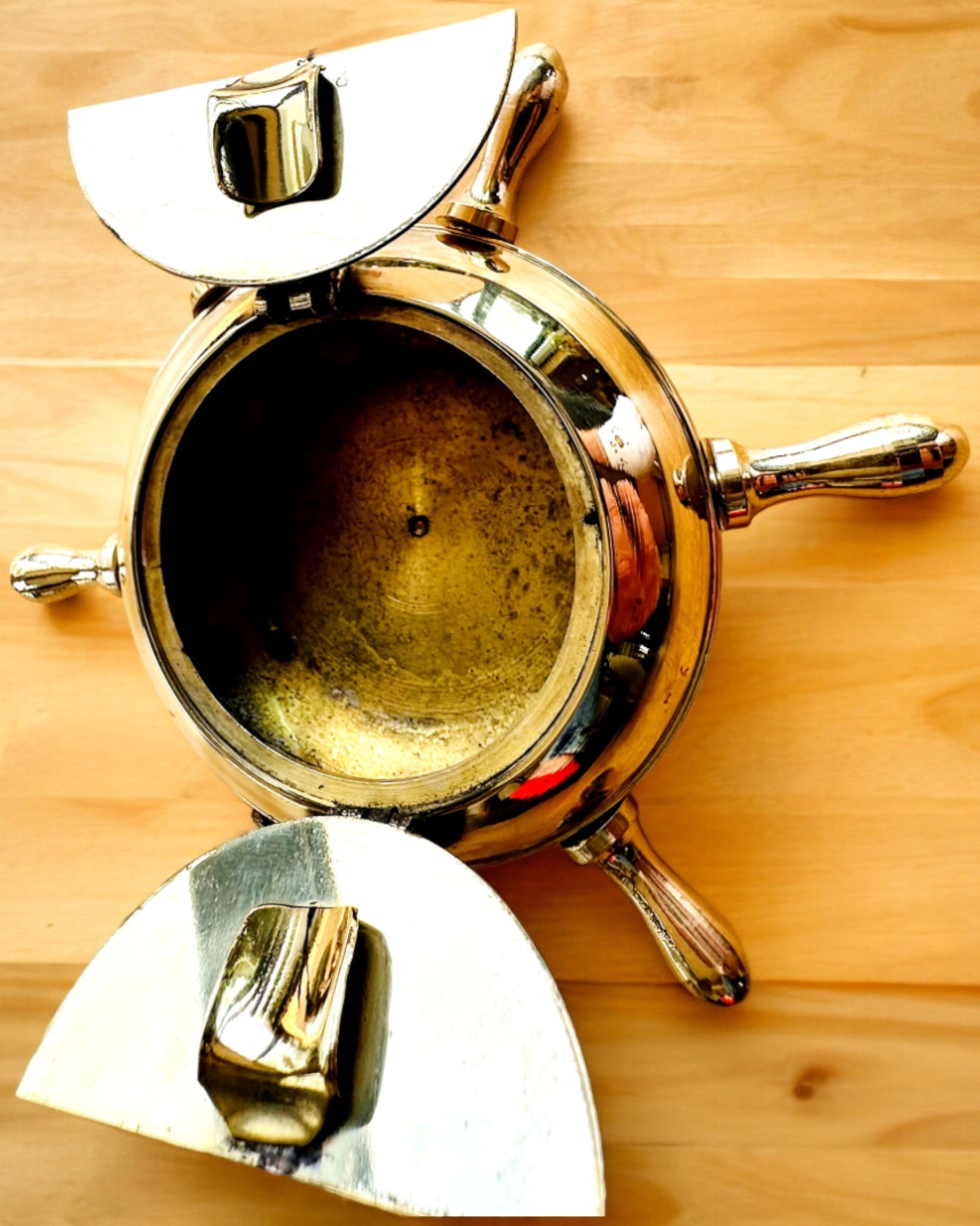 Mosazný Kapitánský Popelník - možnost personalizace jako dárek gravírováním, ručně vyrobený