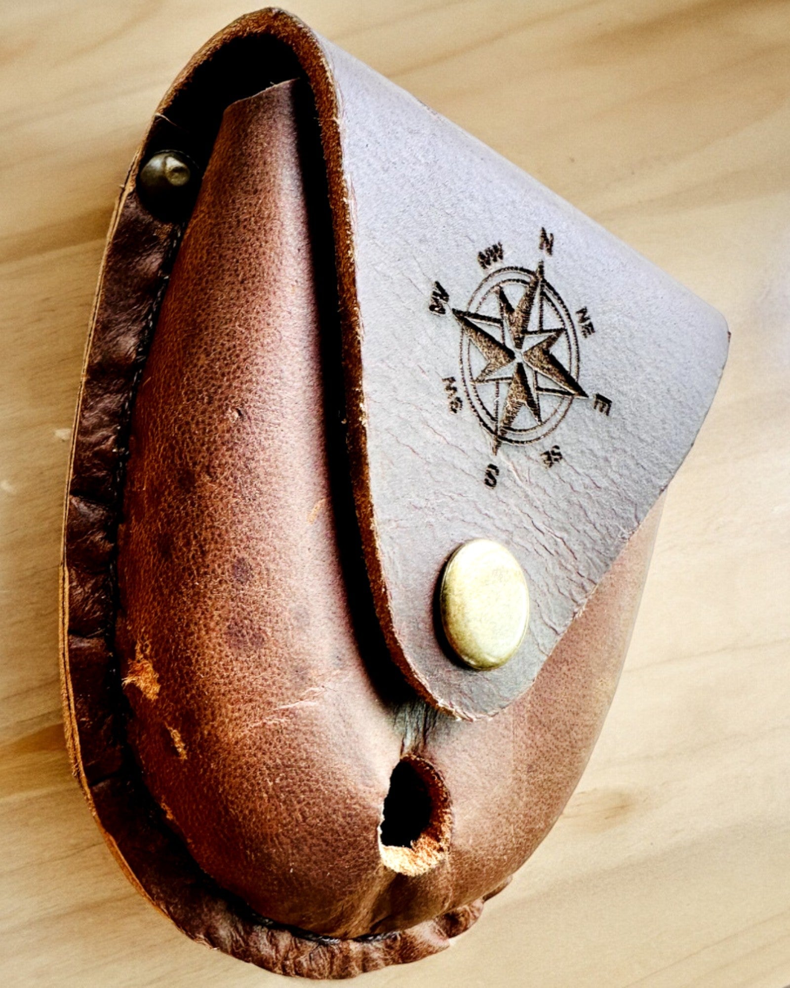 Kožené Pouzdro „Objevitel“ – na Kompaktní Kompas nebo Kapesní Hodinky, s Možností Personalizace Gravírováním