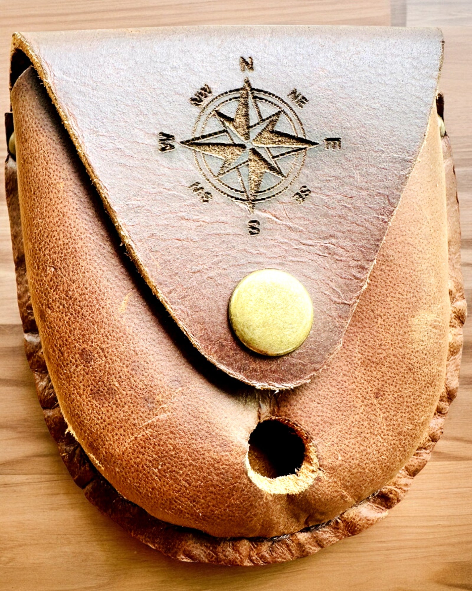 Kožené Pouzdro „Objevitel“ – na Kompaktní Kompas nebo Kapesní Hodinky, s Možností Personalizace Gravírováním