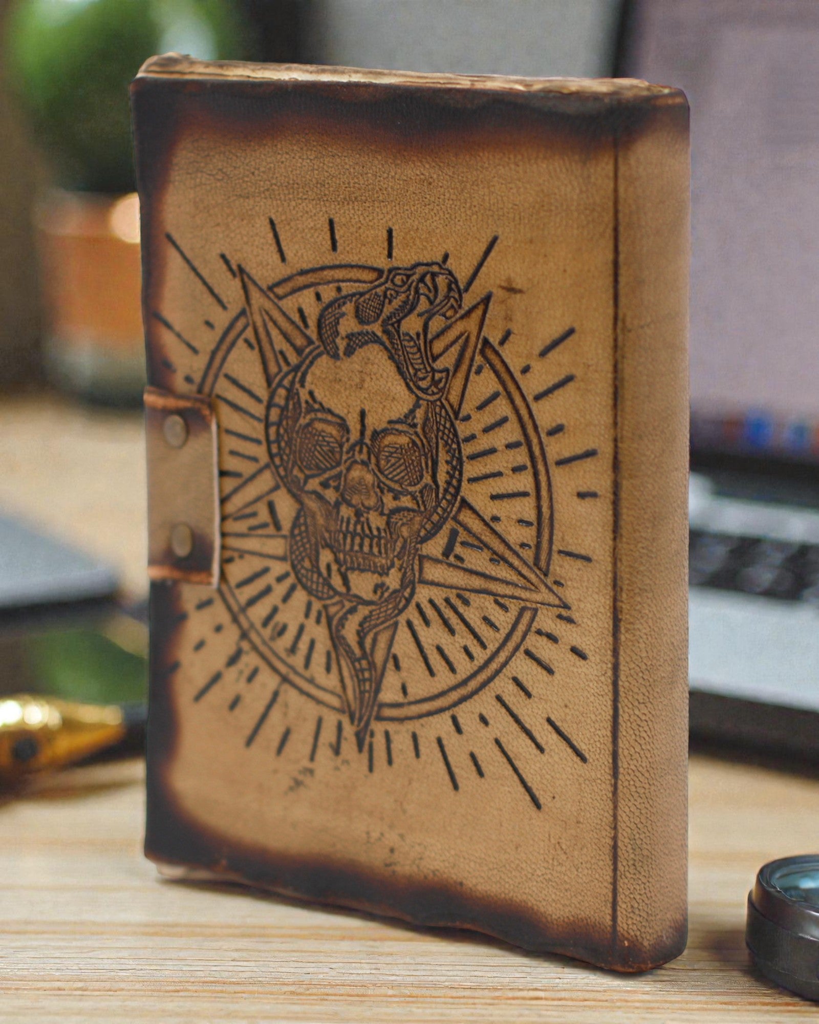Noctis Sigil – Kožený zápisník s pentagramem a lebkou