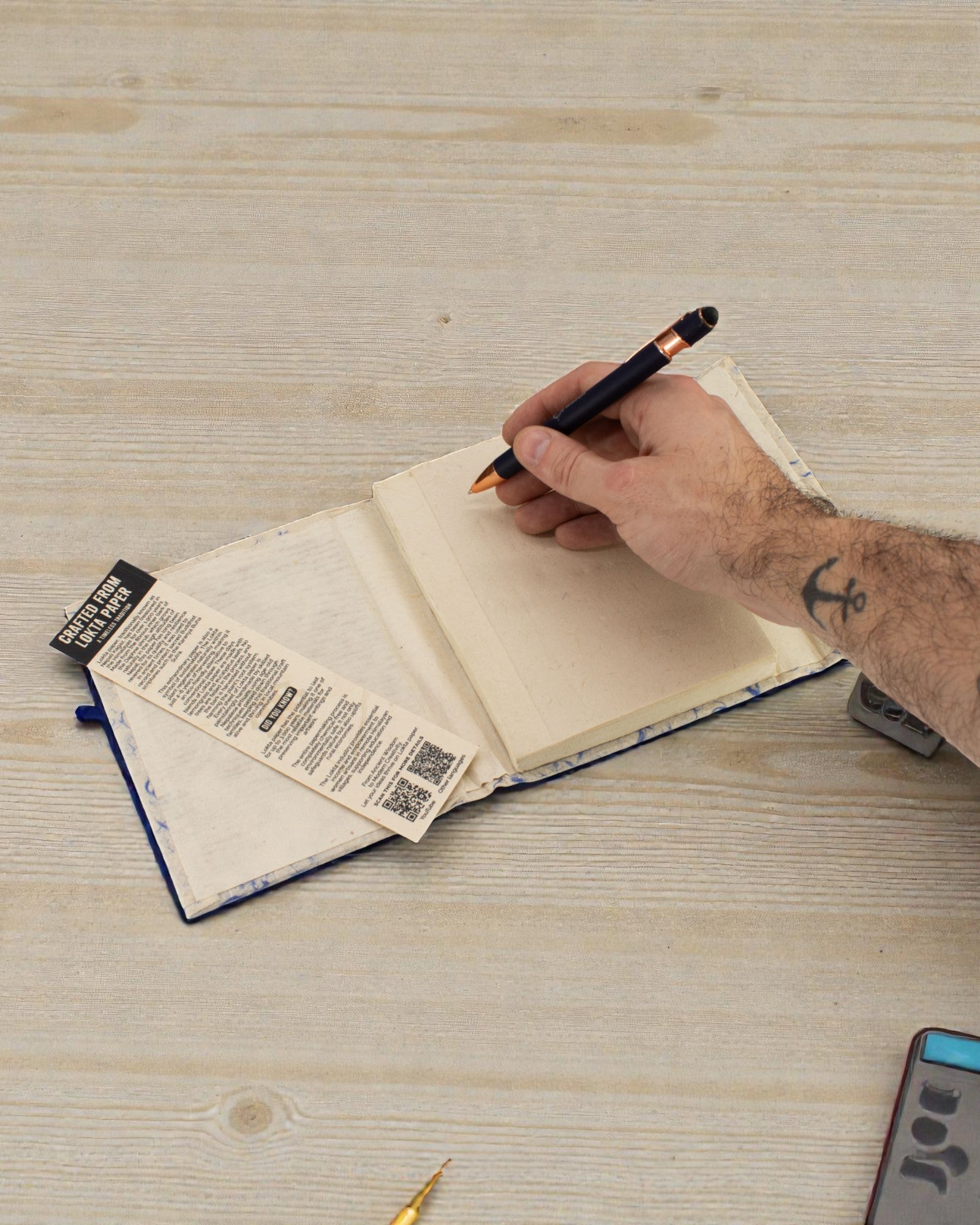 Střední zápisník Lokta modrá bavlna (15 x 12 cm) – 45 listů