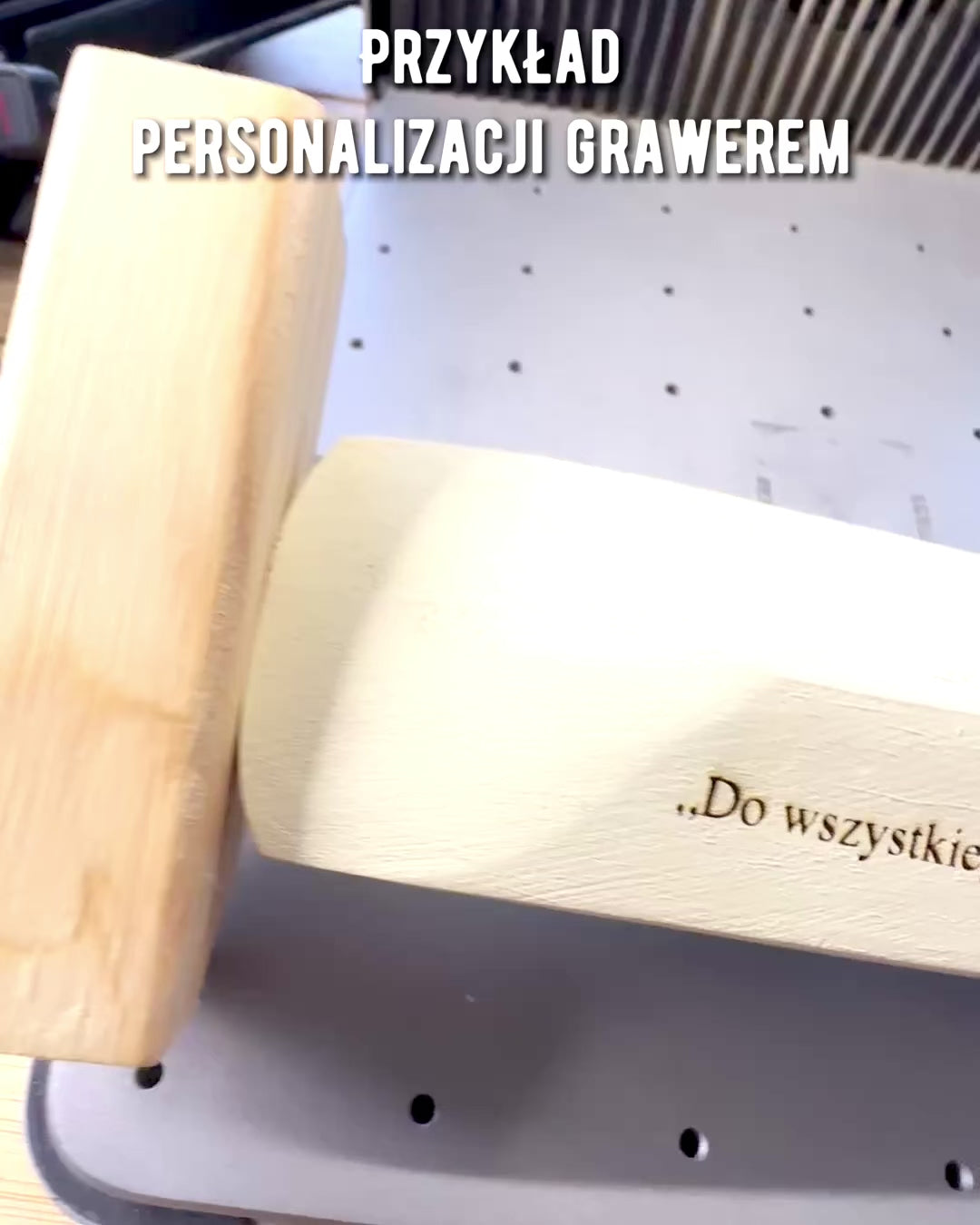 Dřevěná Kriketová Pálka s Podstavcem - dekorace, Ideální jako Dárek s Možností Gravírování