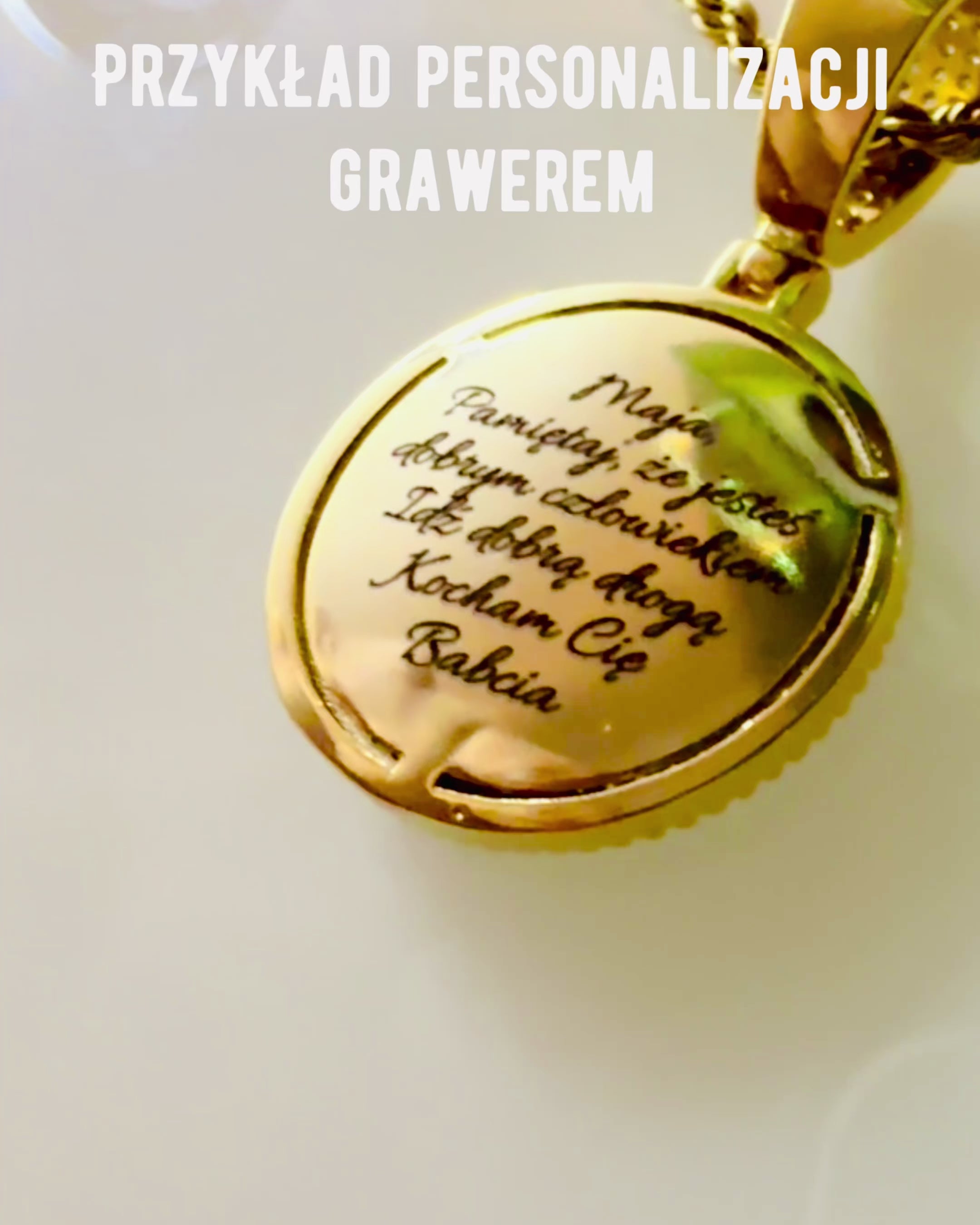 Náhrdelník s přívěskem kompasu ve stylu glamour s kubickými zirkony pro ženy a muže - 2 varianty na výběr, personalizace gravírováním jako dárek