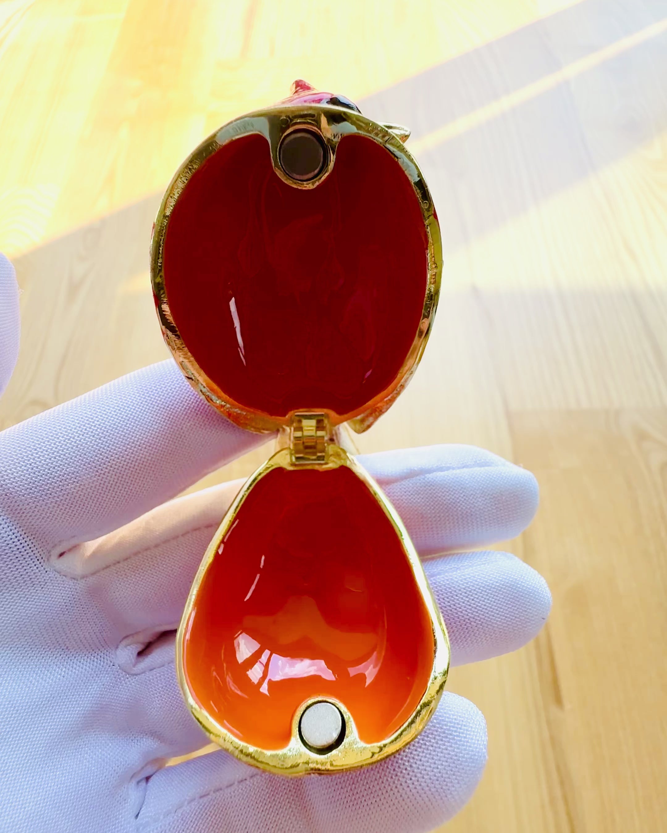 Elegantní šperkovnice ve tvaru kardinála s možností gravírování