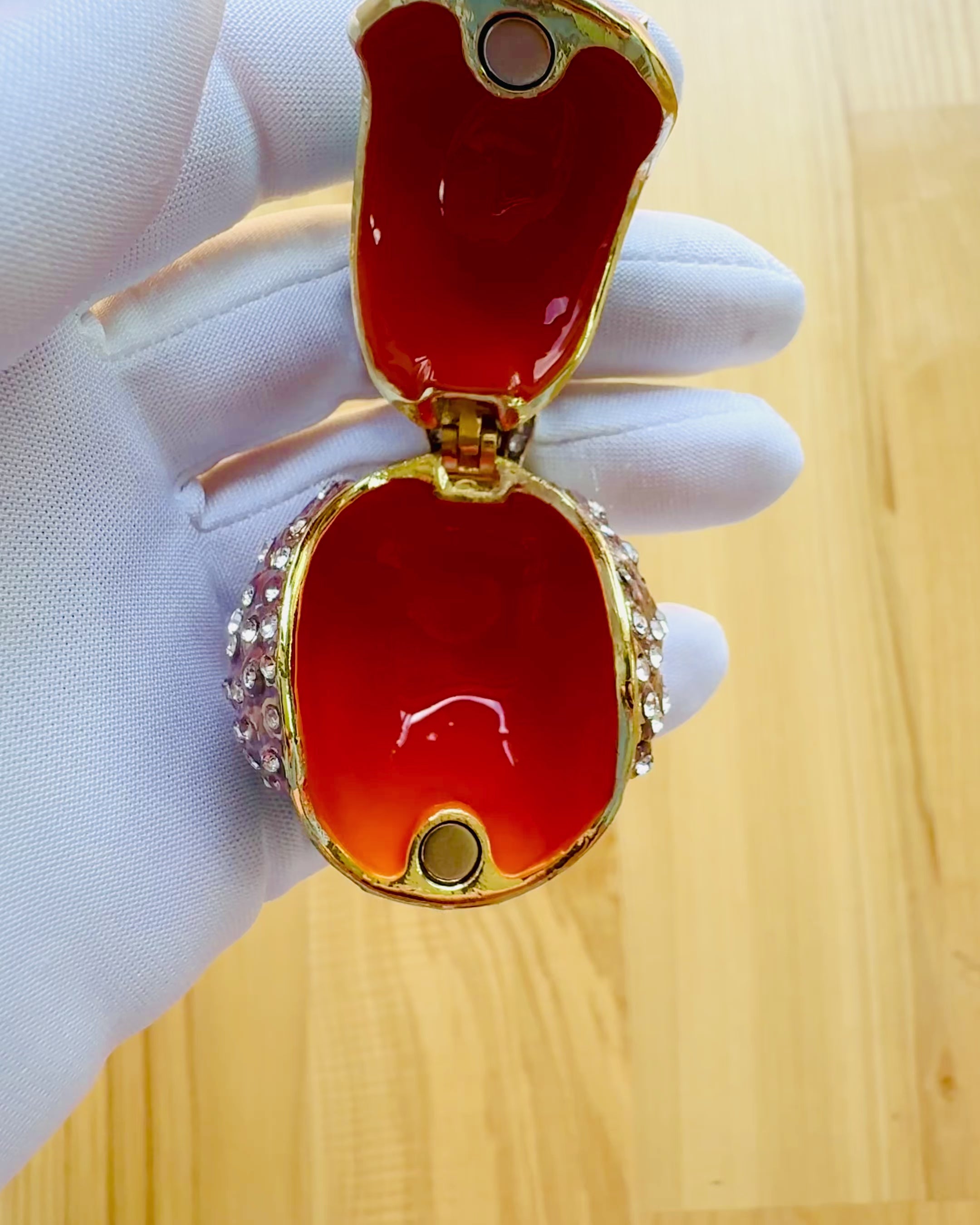 Barevný ptáček vrabec s gravírováním - Roztomilá skrýš na poklady