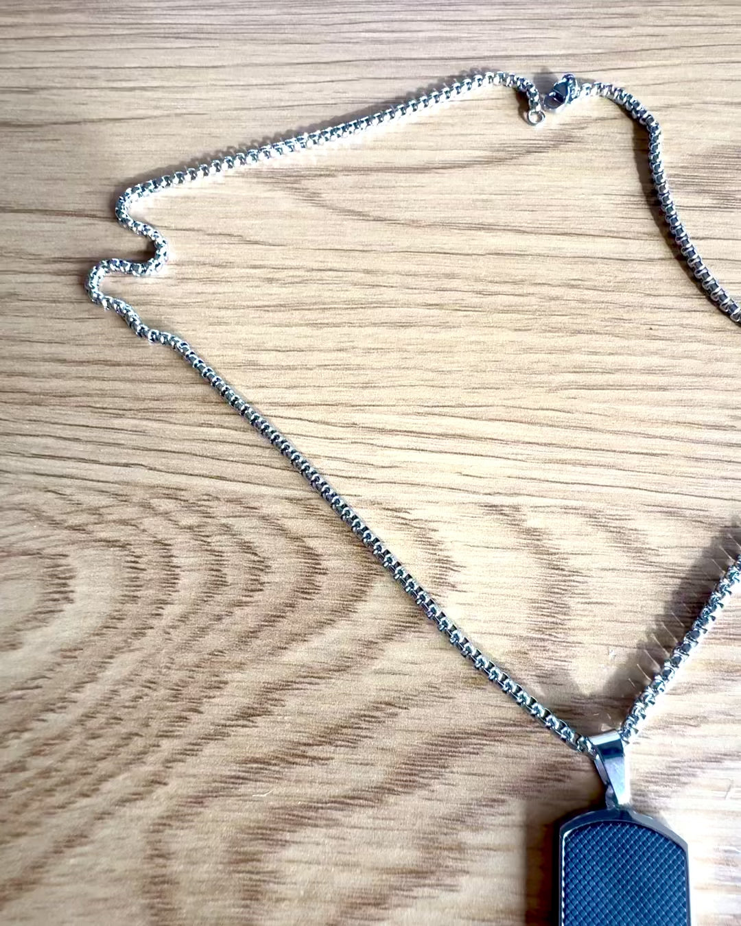 Pánský náhrdelník Dog Tag „SteelVision” – nerezová ocel, 15 variant, personalizace gravírováním