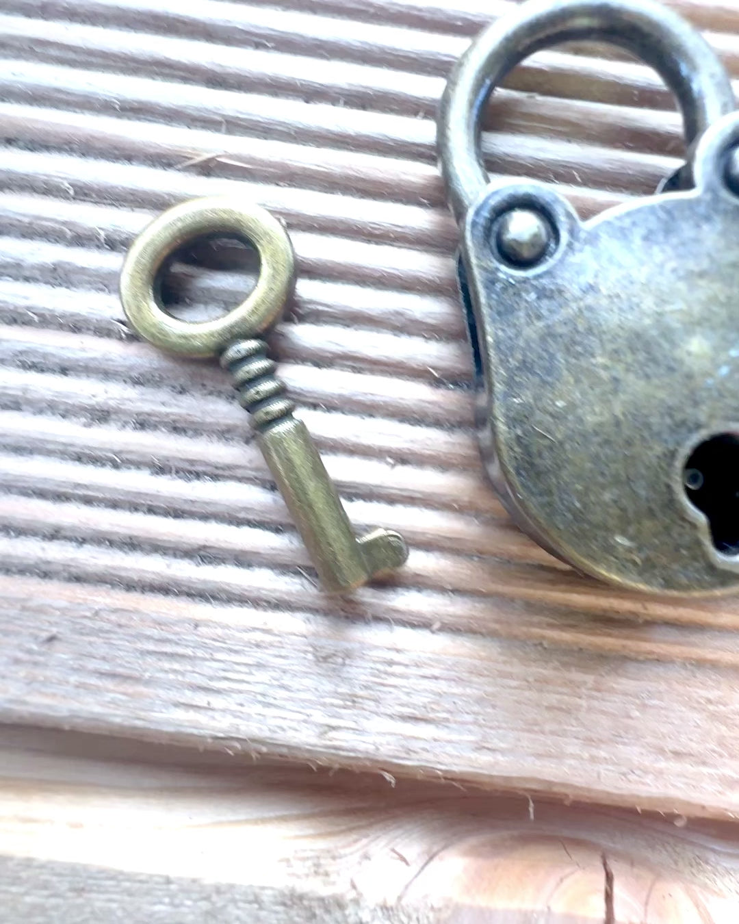 Miniaturní Zámky Lásky - Sada 2 Gravírovaných Retro Zámků, personalizace jako dárek