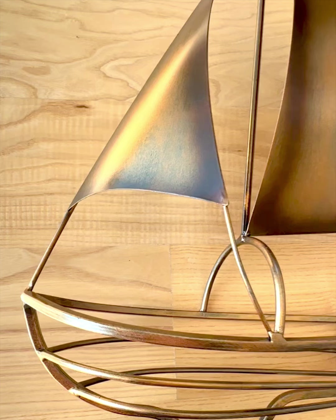 Kovový stojan na víno 45 cm vysoký, "Námořnická fantazie" - ve tvaru plachetnice s možností gravírování jako dárek