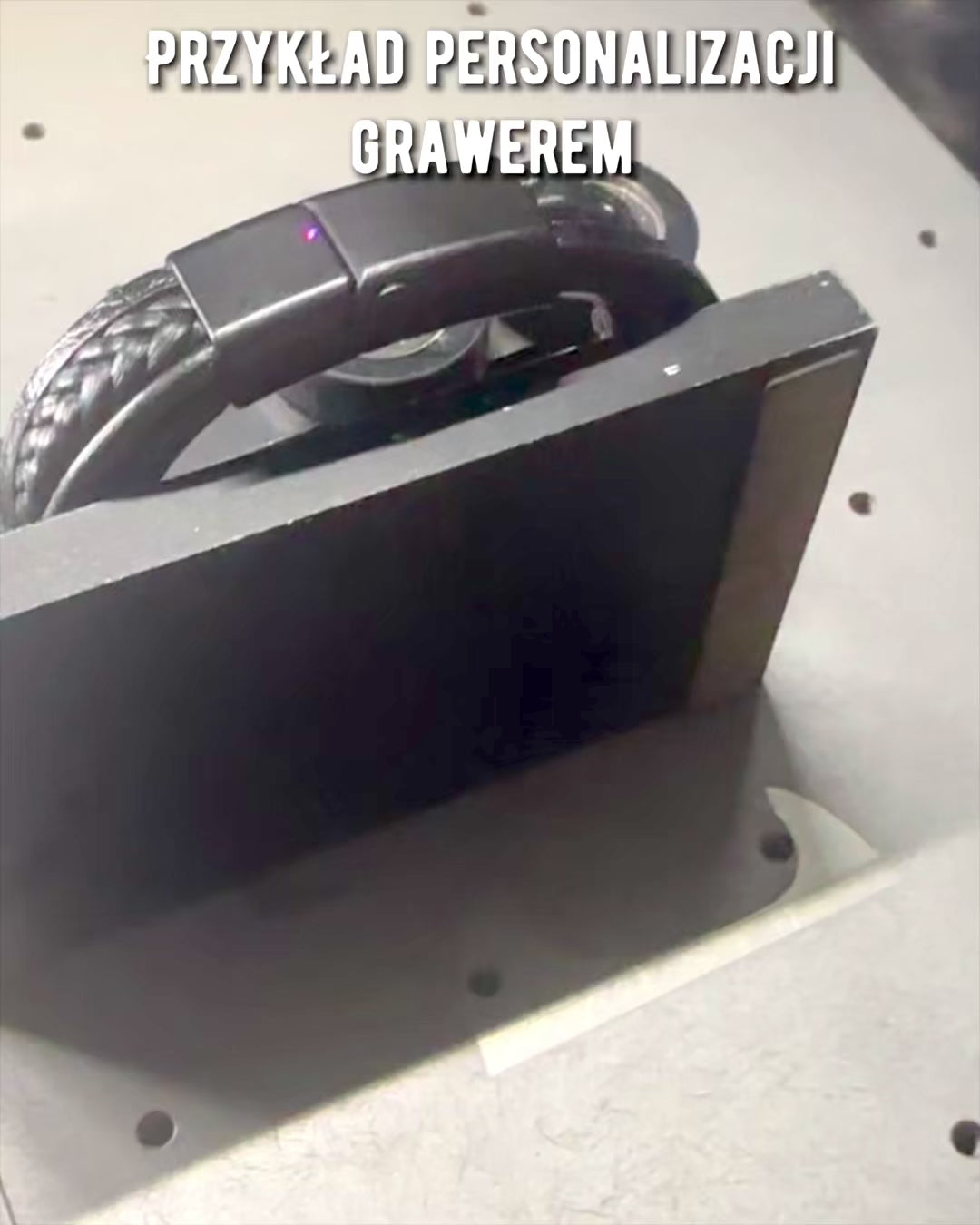 Náramek "StyleTwist" s personalizací gravírováním