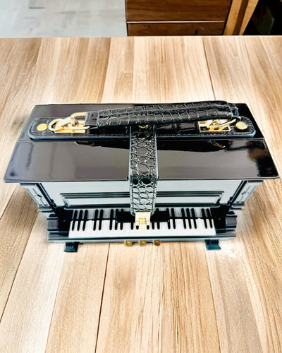 Dámská kabelka „Elegantní Klavír“ v černé a bílé barvě