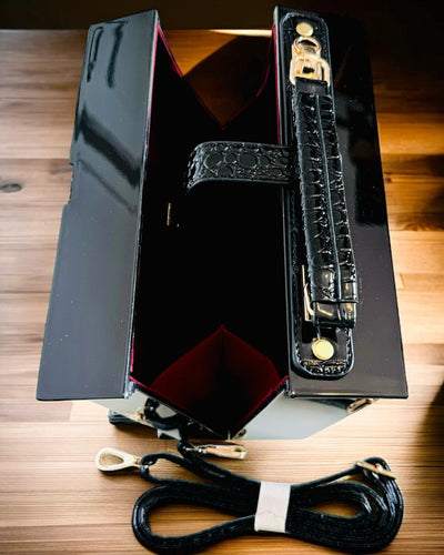 Dámská kabelka „Elegantní Klavír“ v černé a bílé barvě