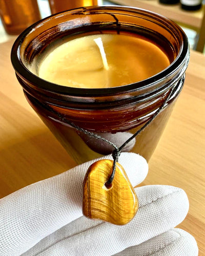 Świeca intencyjna Tygrysia Moc – Pewność siebie i dobrobyt, 250 ml, możliwość personalizacji nakrętki na prezent