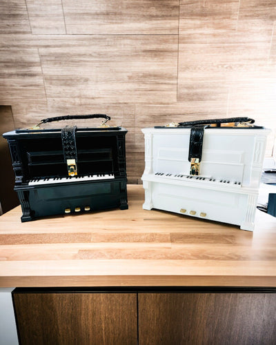 Dámská kabelka „Elegantní Klavír“ v černé a bílé barvě