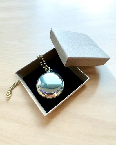 Złotego koloru Kompas Przygoda – Elegancki Nawigator Odkryć