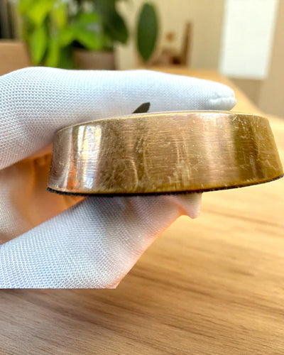 Mini Kapesní Kalendář „Navigator“ – mosazná dekorace s duší plavby, možnost gravírování jako dárek, průměr 5 cm