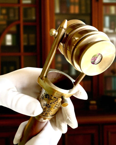 Hůl Navigátor 2.0 s kompasem a skrytou dalekohledem, možnost personalizace gravírováním jako dárek