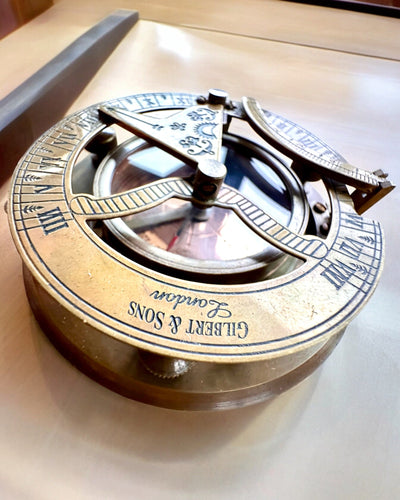 Kapitánský kompas „Objevitel 2“ - možnost personalizace gravírováním jako dárek, 2 barevné varianty na výběr