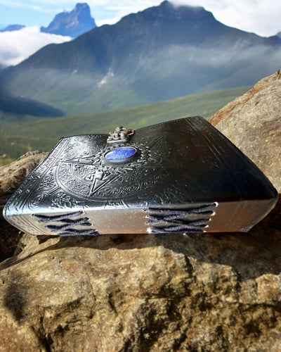 Premium Dziennik, Antyczny wzór, Notatnik Skórzany "Magiczna Kronika"200 stron, 2 warianty do wyboru, personalizacja grawerem