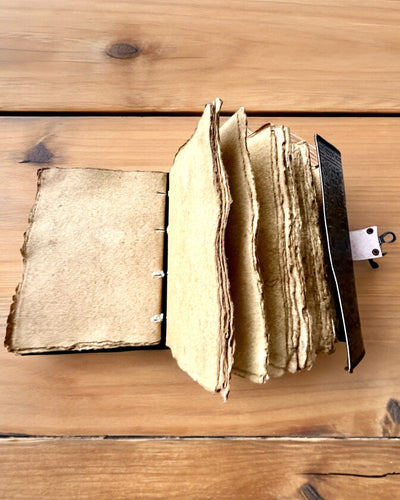 Premium Dziennik, Antyczny wzór, Notatnik Skórzany "Magiczna Kronika"200 stron, 2 warianty do wyboru, personalizacja grawerem