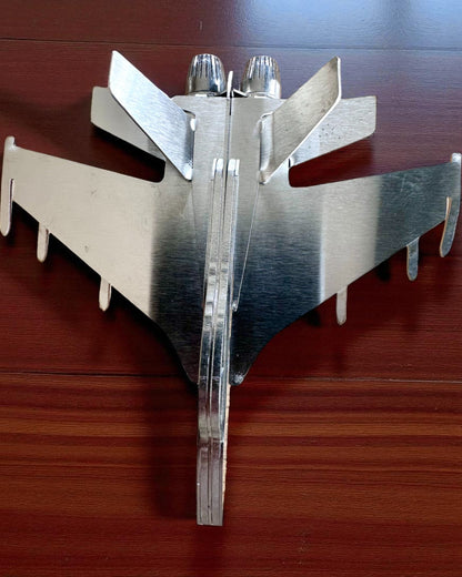 Kovový Model Stíhačky „SkyRaptor” – nerezová ocel, personalizované gravírování jako dárek