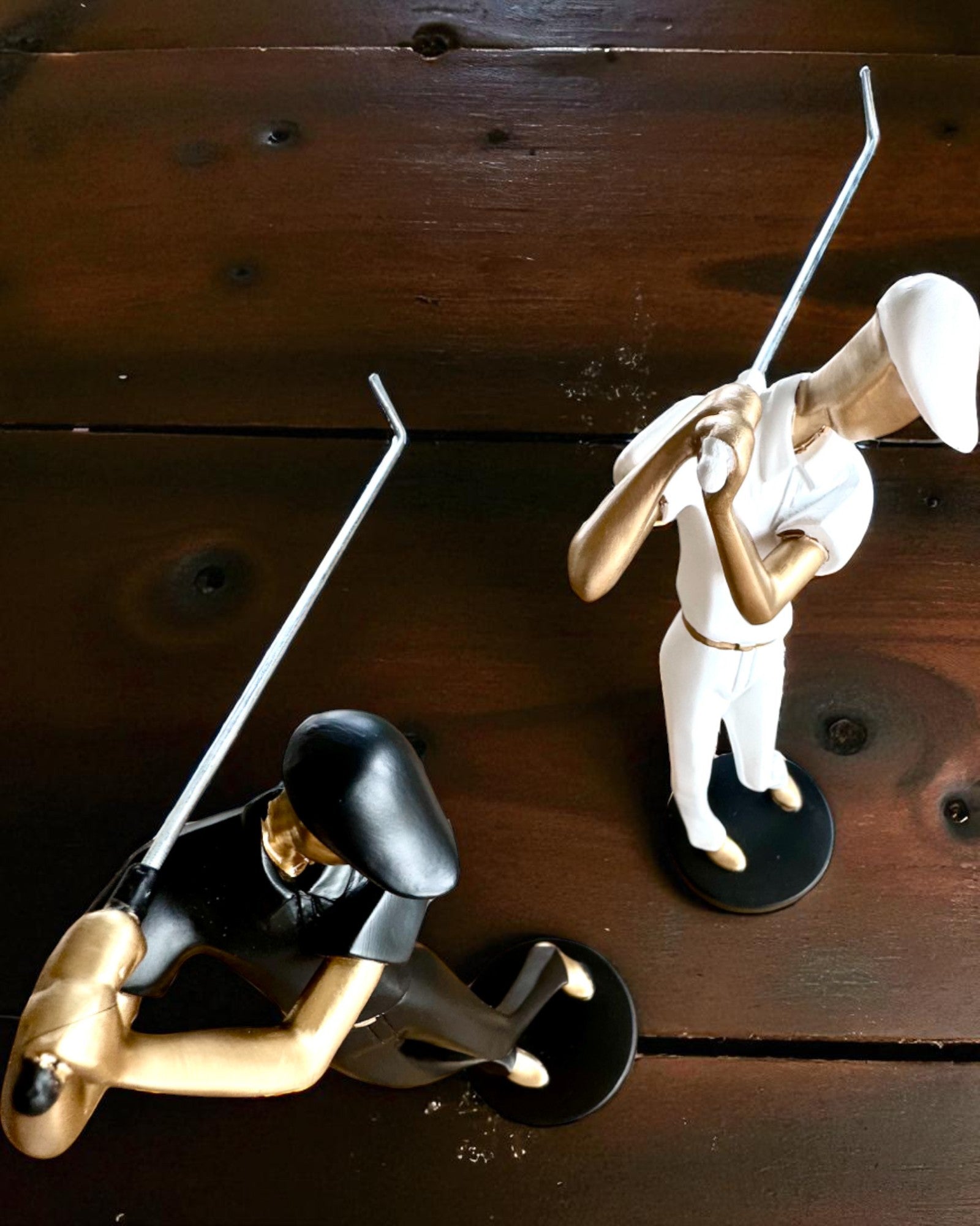 Figurka golfisty „Swing Elegance”, 24 cm výšky, dekorativní s možností gravírování jako dárek