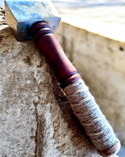 Młot Mjölnir Skaldów – 33 cm, Ručně Kovaný Mlat Vikingů s Možností Gravírování