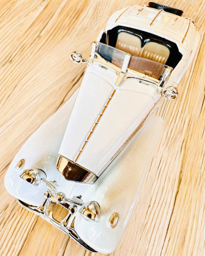 Miniaturní model klasických retro automobilů - možnost personalizace dárku gravírováním, 3 varianty na výběr