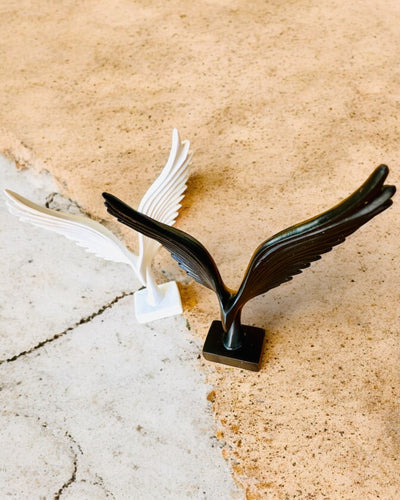 Elegantní figurka andělských křídel 15 cm vysoká – "Křídloví strážci", možnost personalizace gravírováním jako dárek, personalizace, 2 barevné varianty