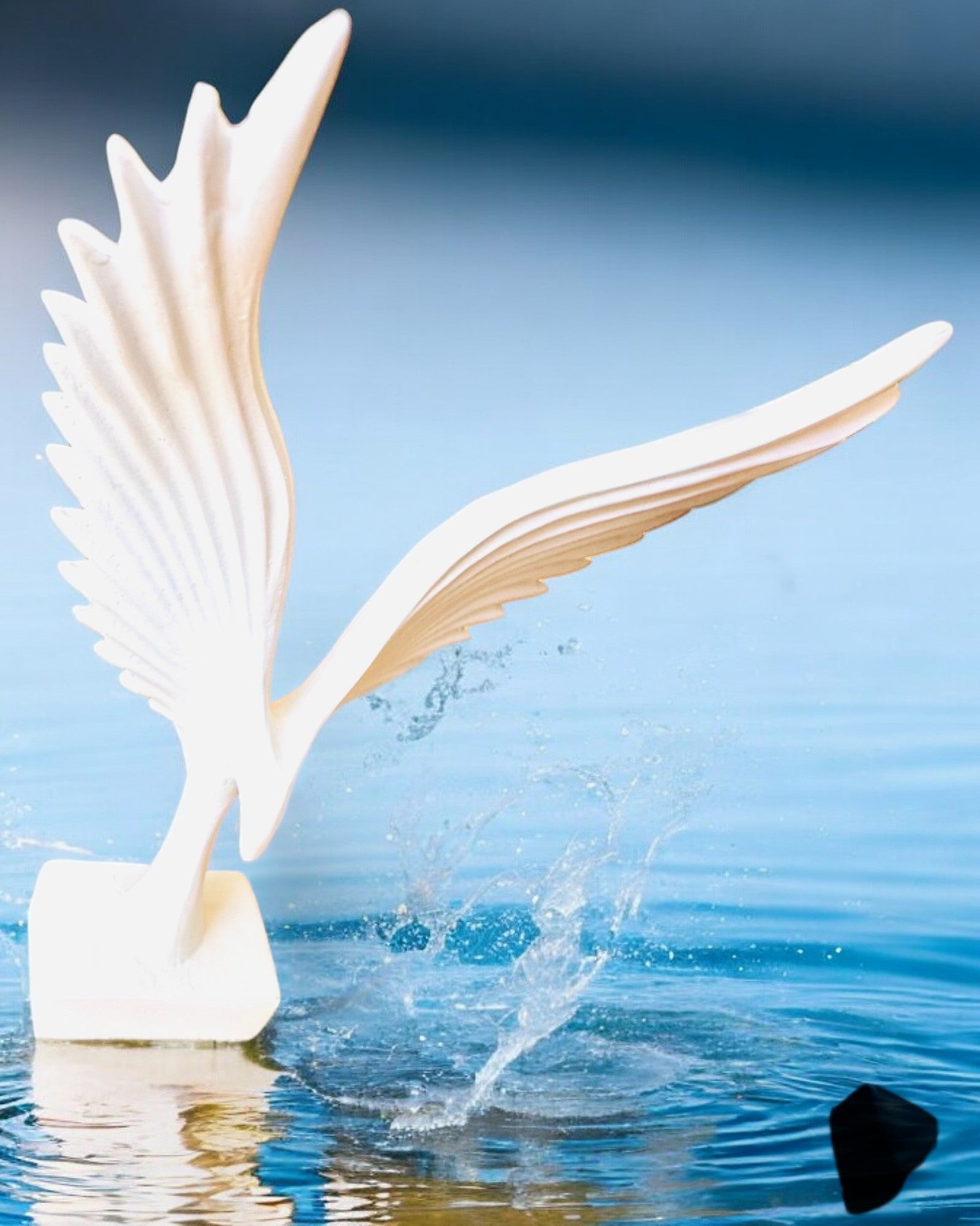 Elegantní figurka andělských křídel 15 cm vysoká – "Křídloví strážci", možnost personalizace gravírováním jako dárek, personalizace, 2 barevné varianty