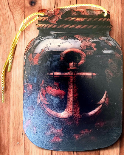 Morský přívěsek "Kotva ve sklenici" dekorativní závěs, možnost personalizace gravírováním