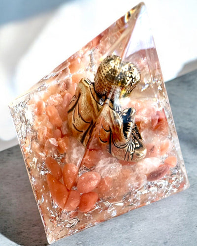 Energetická pyramida "Meditace klidu" s drahokamy