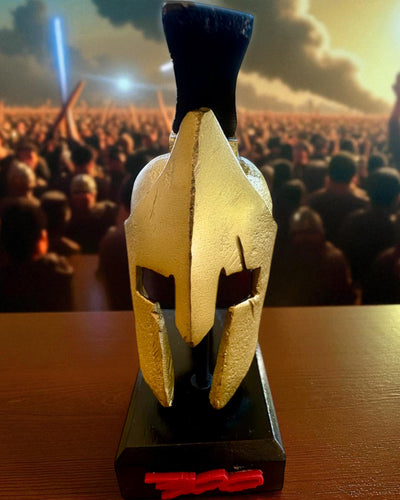 Helma Spartan Premium – ručně vyrobená dekorativní socha, možnost personalizace gravírováním jako dárek