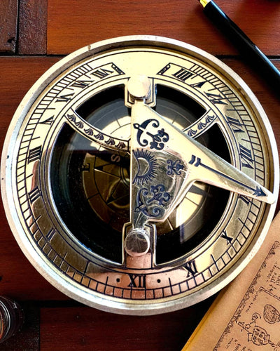 Sluneční kompas Voyager 7cm – mosazné sluneční hodiny s kompasem, personalizace gravírováním jako dárek