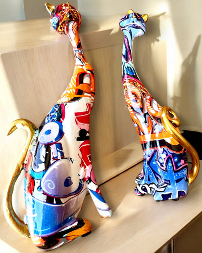 Abstraktní kočičí figurky "ArtCats", ručně malované, pryskyřice – 25 cm, 2 ks.