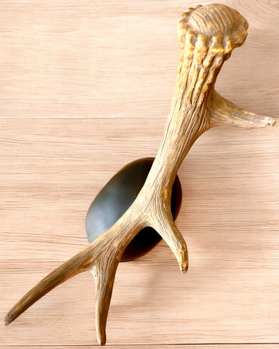 Rohatý stojan na víno "Jeleň" s možností gravírování jako dárek