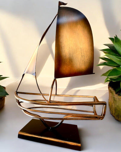 Kovový stojan na víno 45 cm vysoký, "Námořnická fantazie" - ve tvaru plachetnice s možností gravírování jako dárek