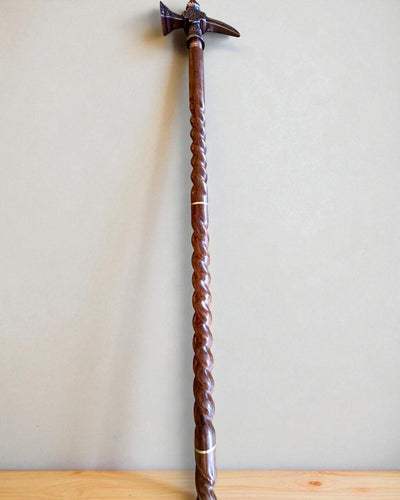 Vycházková hůl – VIKING s hlavicí ve tvaru válečného kladiva, možnost personalizace gravírováním jako dárek