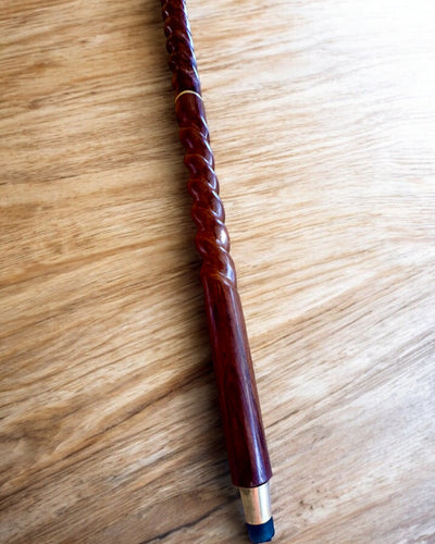 Vycházková hůl – VIKING s hlavicí ve tvaru válečného kladiva, možnost personalizace gravírováním jako dárek