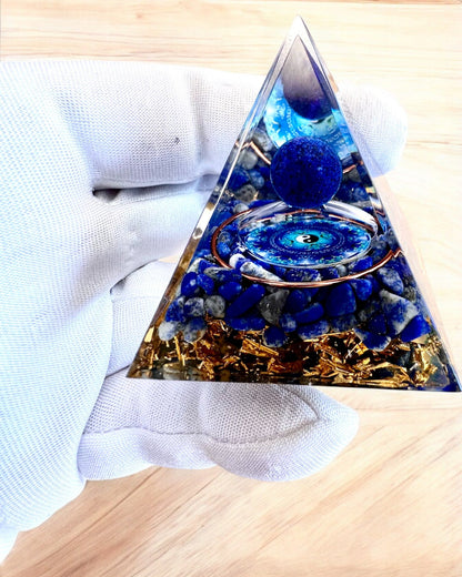 Orgonitová energetická pyramida "Zenith" s Lapis Lazuli, ideální jako dárek
