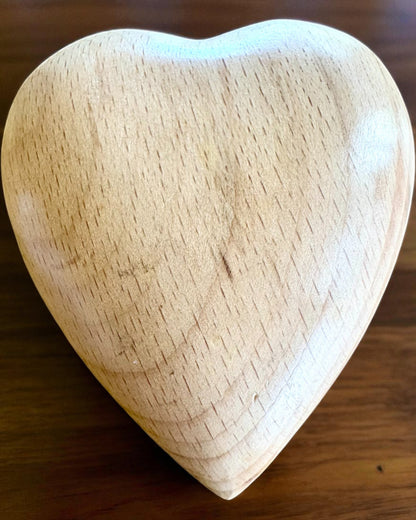 Dřevěné srdce, 9 cm šperkovnice na Tajný Pocit, možnost personalizace gravírováním jako dárek
