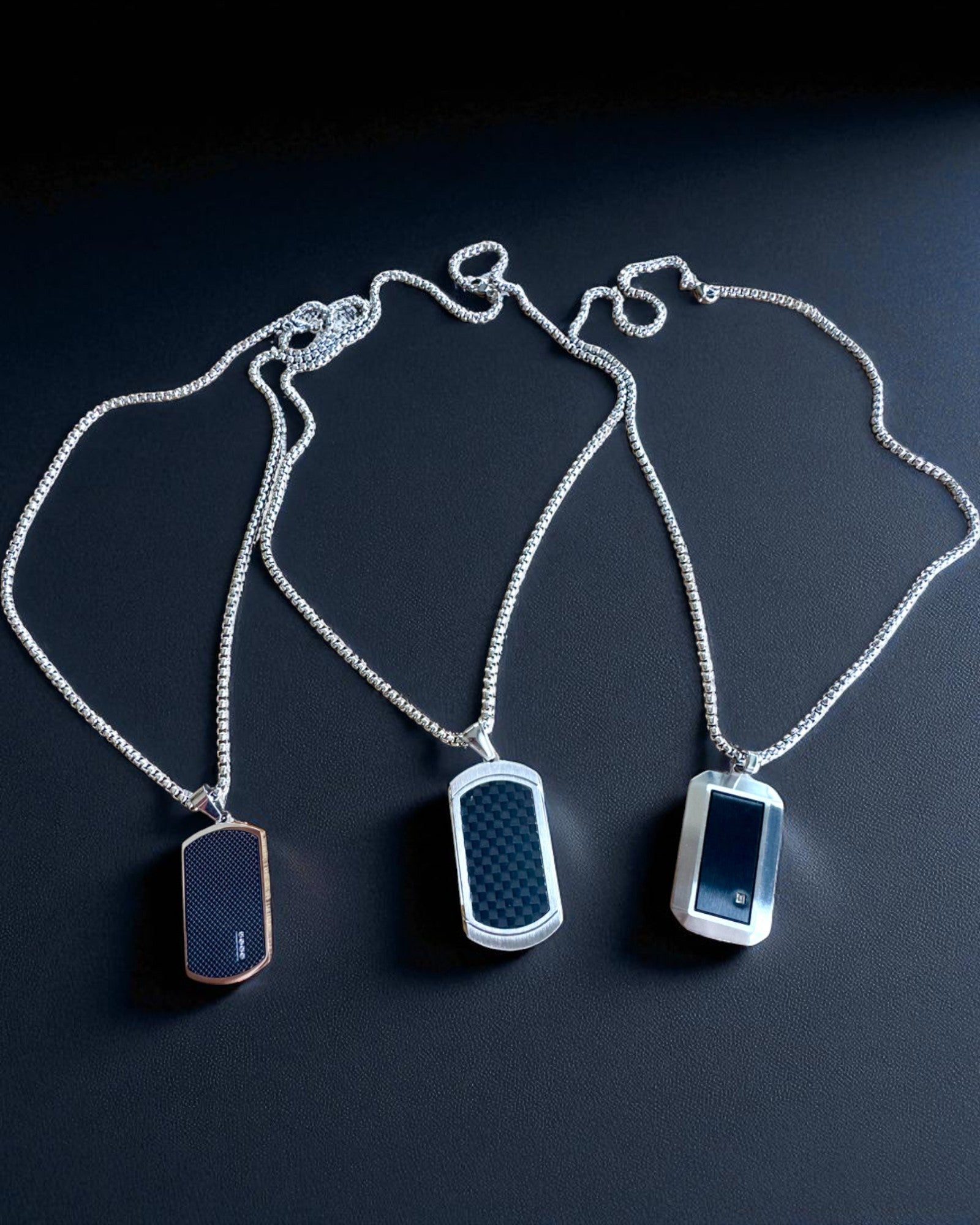 Pánský náhrdelník Dog Tag „SteelVision” – nerezová ocel, 15 variant, personalizace gravírováním