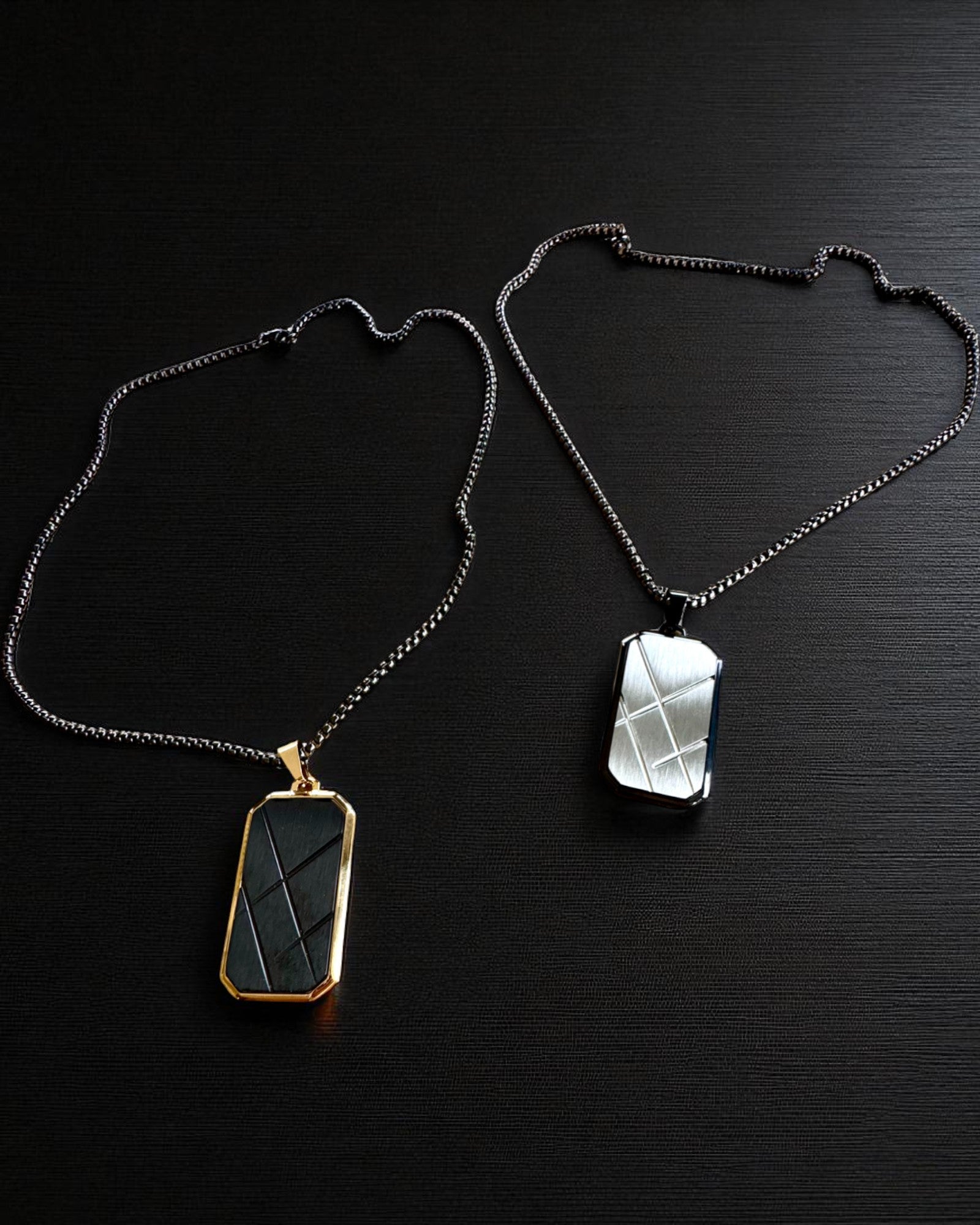 Pánský náhrdelník Dog Tag „SteelVision” – nerezová ocel, 15 variant, personalizace gravírováním