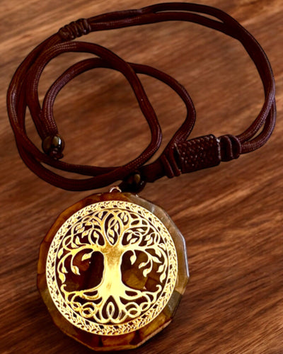 Amulet "Strom života" s tygřím okem, náhrdelník jako dárek s personalizací gravírováním