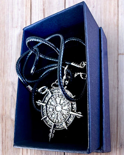 Amulet "Wojownik Północy" - Kompas Vikinga, možnost personalizace gravírováním jako dárek, 2 varianty na výběr